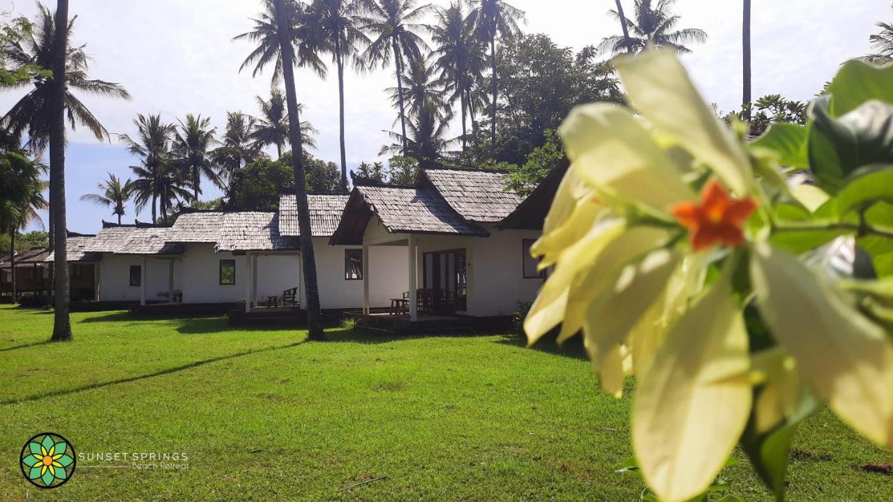Sunset Springs Beach Retreat Papak ภายนอก รูปภาพ